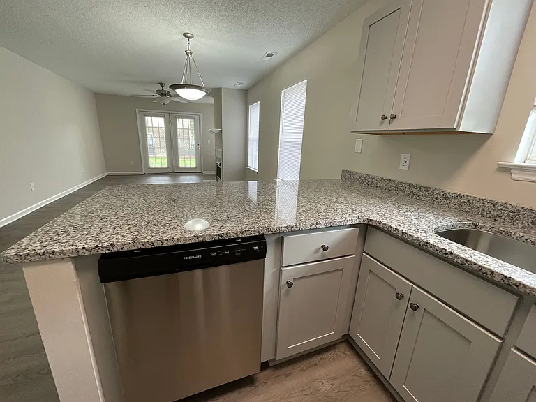 Meridian Park Apartments — Photo 190