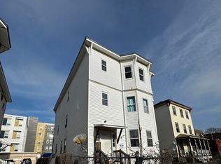 22 Jaques Ave, Worcester, MA 01610