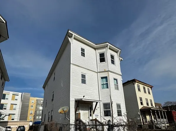 22 Jaques Ave, Worcester, MA 01610