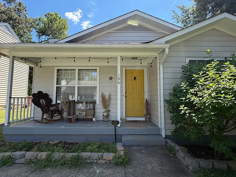 106 Westwood Cir — Photo 1