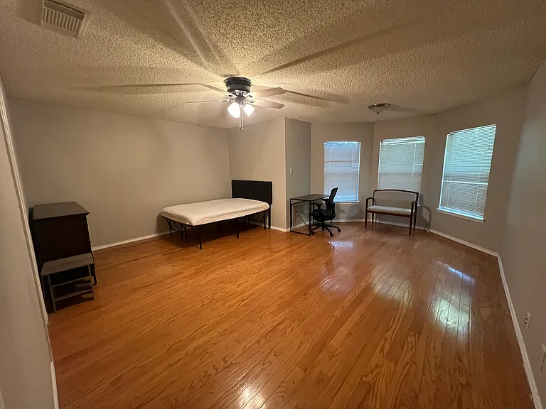 14010 N Hills Village Dr #2 — Photo 4
