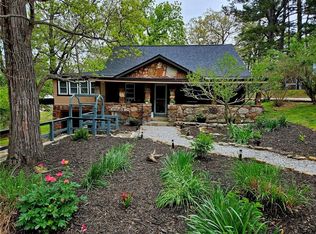 52 Wall St, Eureka Springs, AR 72632