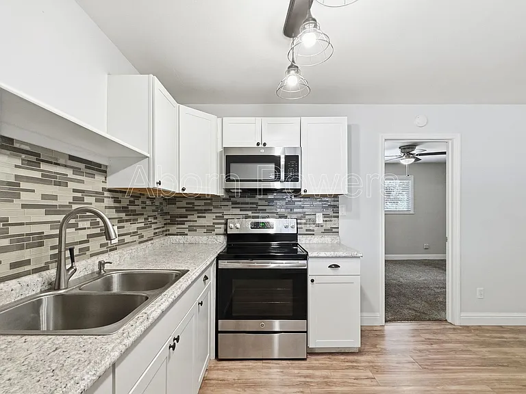 6197 Spruce St #4 — Photo 8