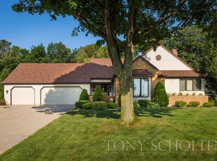 7841 Park Ridge Dr SW, Jenison, MI 49428