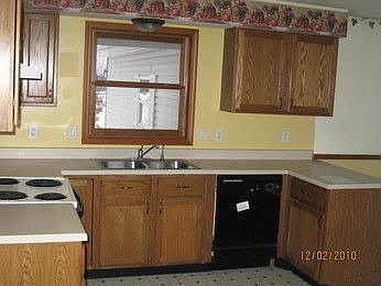 2nd image of 15080 Brooklodge Rd