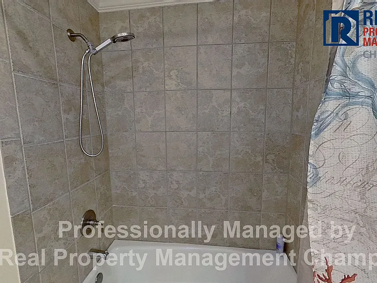 307 N Lake Park Blvd #202 — Photo 23