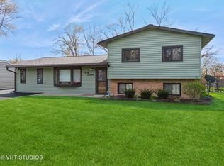 164 Oxford Rd, Bolingbrook, IL 60440