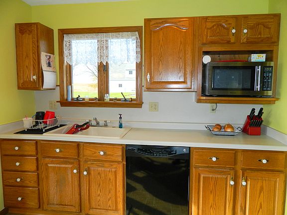 3rd image of 204 Olson Dr