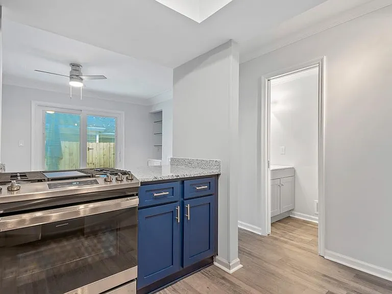 856 Saint Charles Ave NE #3 — Photo 4