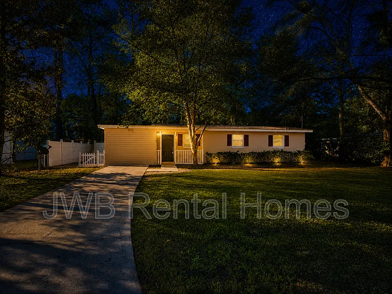 6948 Christopher Robin Dr — Photo 12