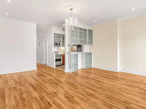 3rd image of 56 W 91st St APT 4