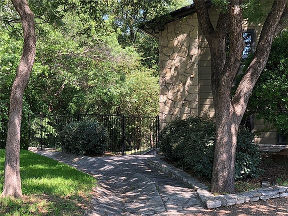 2nd image of 6814 Westover Dr