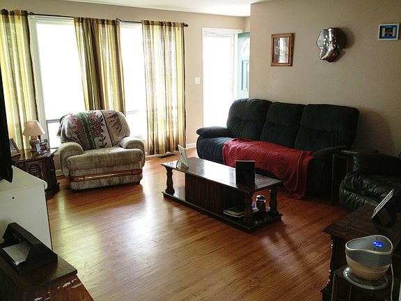 2nd image of 1332 Brookfield Dr