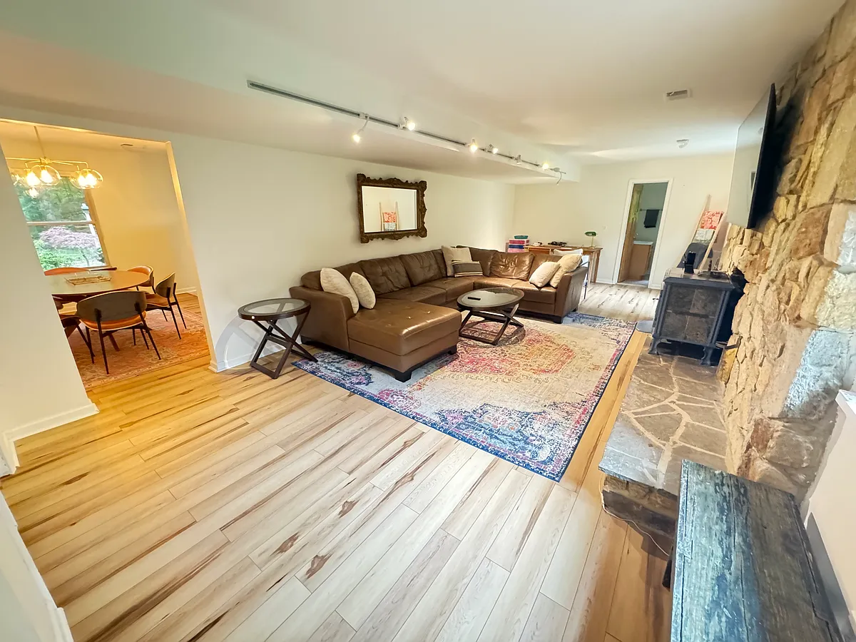 Den / TV Room - 727 Shiloh Ct