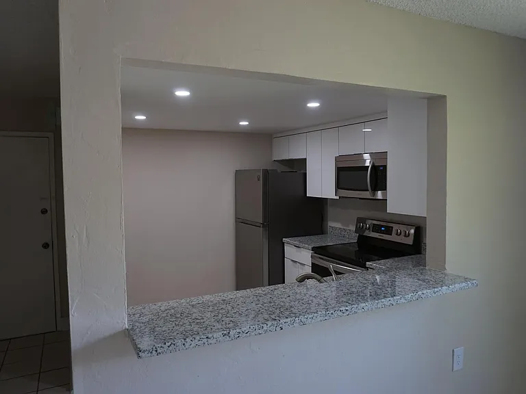 11285 SW 88th St — Photo 4