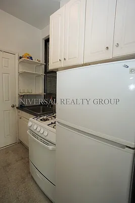 Rented by Universal Realty Group | media 26