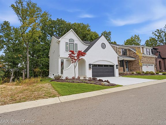 2nd image of 223 Summit View Ln