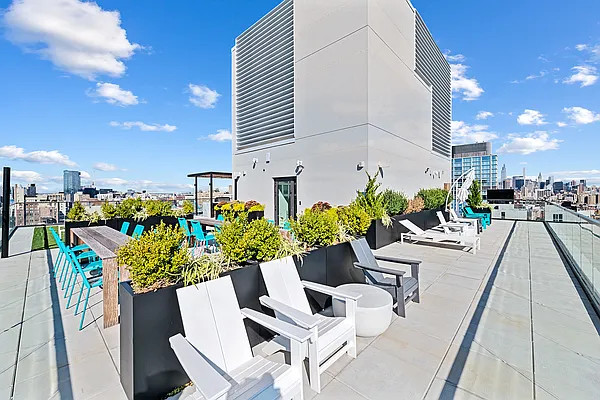 Rented by REAL New York | media 19