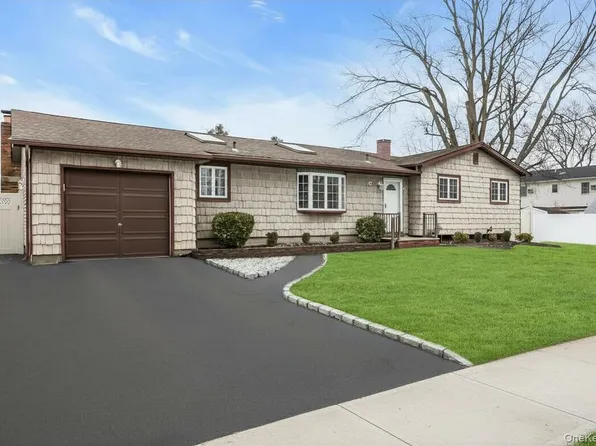893 Connetquot Avenue, Islip Terrace, NY 11752