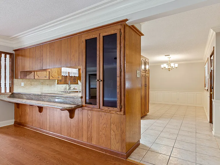 504 Alonda Dr — Photo 11
