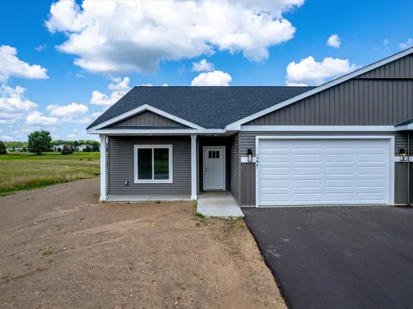 1221 Wisteria Ln, New Richmond, WI 54017