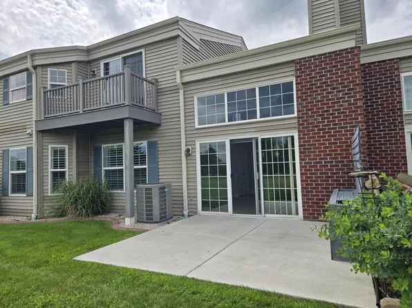 N15W26510 Golf View LANE #G, Pewaukee, WI 53072
