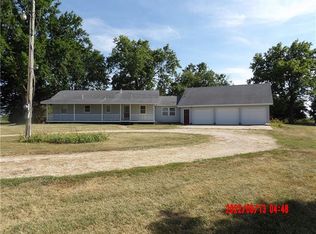 23967 NW Missouri Rd, Garnett, KS 66032
