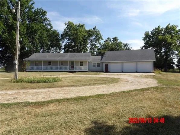 23967 NW Missouri Rd, Garnett, KS 66032