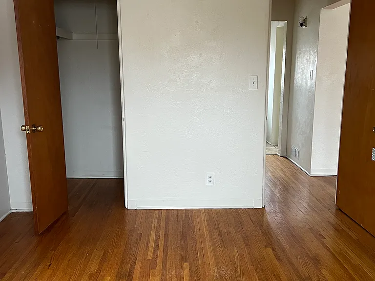 1230 Girard Blvd NE #B — Photo 9