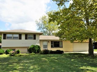 2704 Donald Dr, Urbana, IL 61802