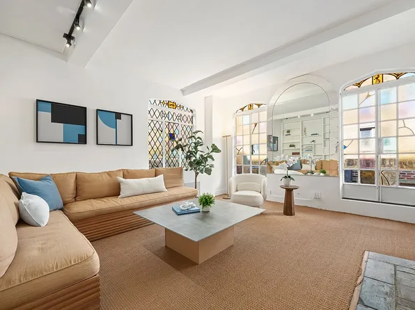 102 E 22nd St #Penthouse B, Manhattan, NY 10010