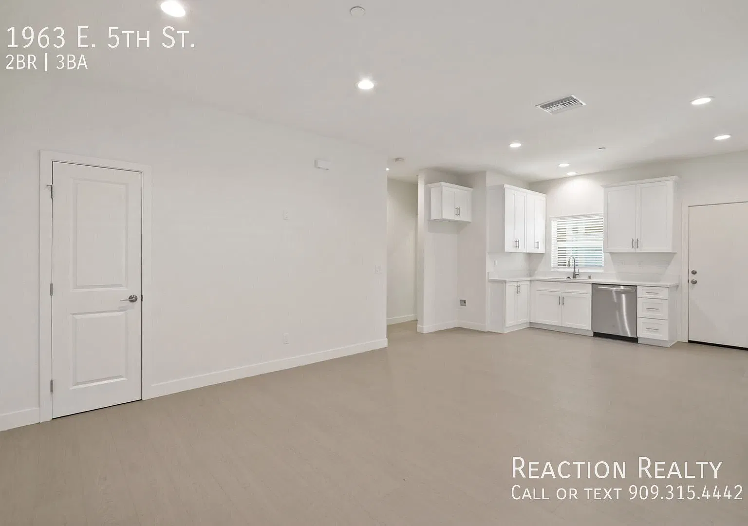 Walk to Downtown La Verne! Newer 2bd Townhome w/ 2-Car Garage — Photo 2