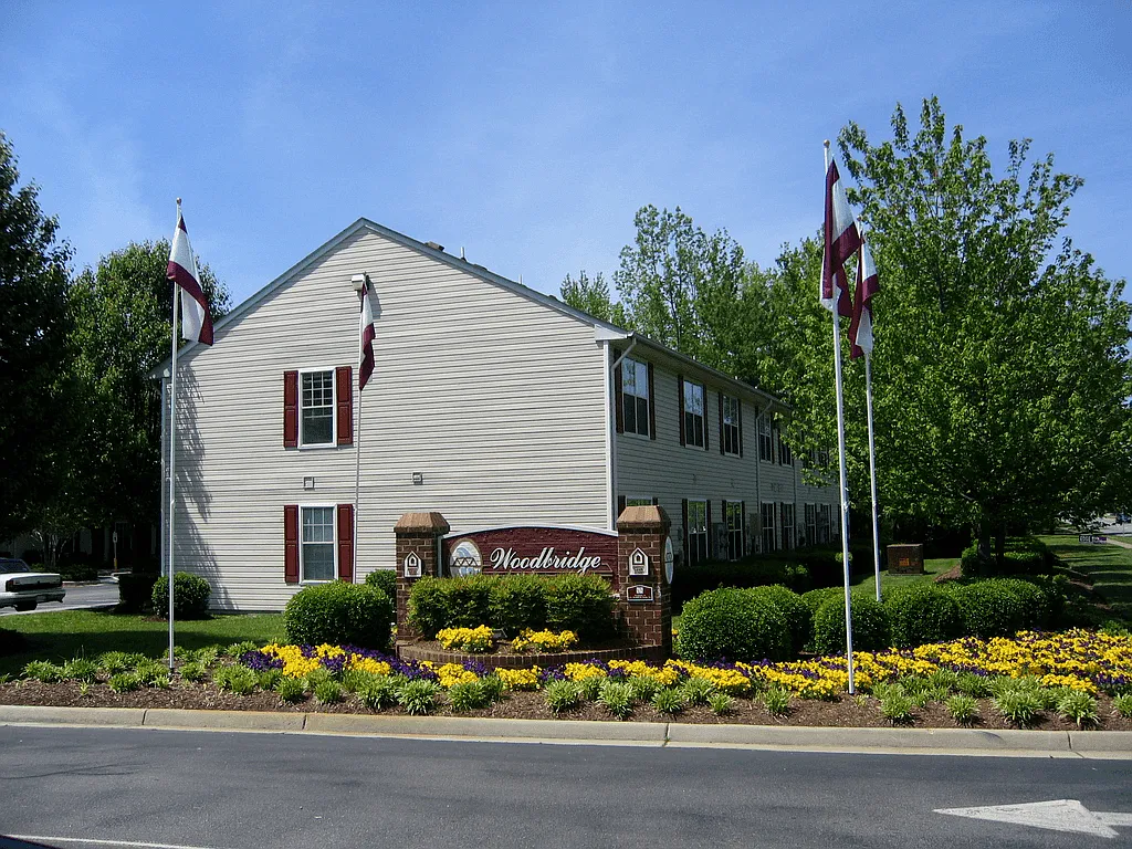 Woodbridge Apartments — Photo 1