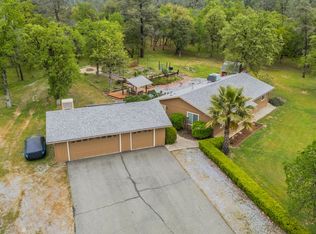 13935 Daniels Ln, Redding, CA 96003