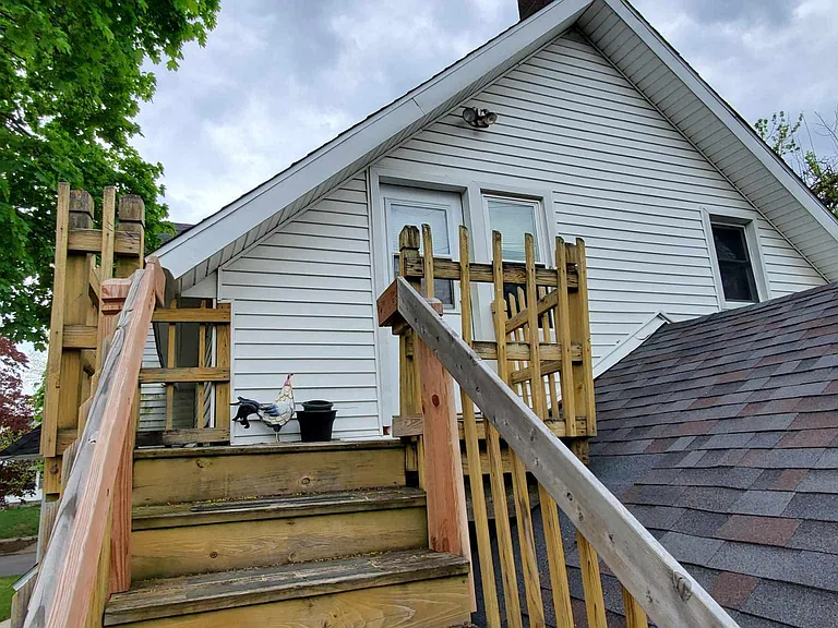 Exterior Entrance to Apt #2
