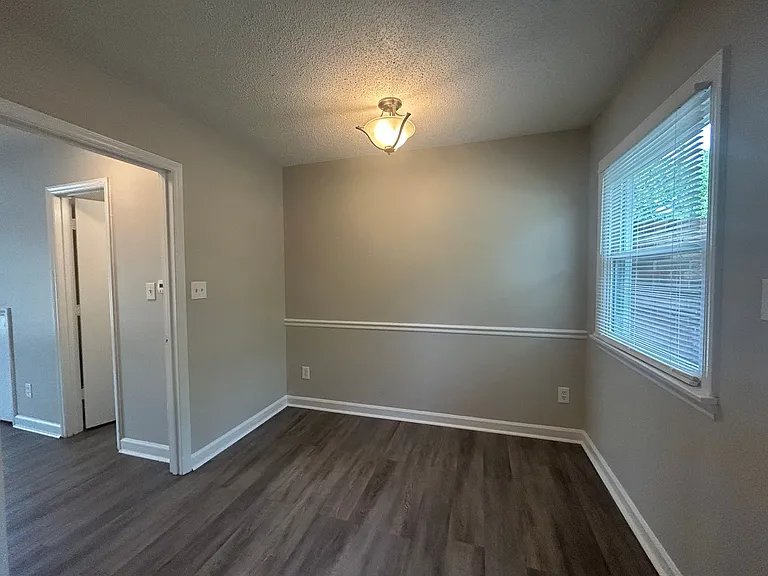 504 S Cherry St — Photo 5