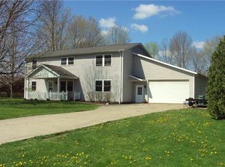16246 Paulette Dr, Burton, OH 44021