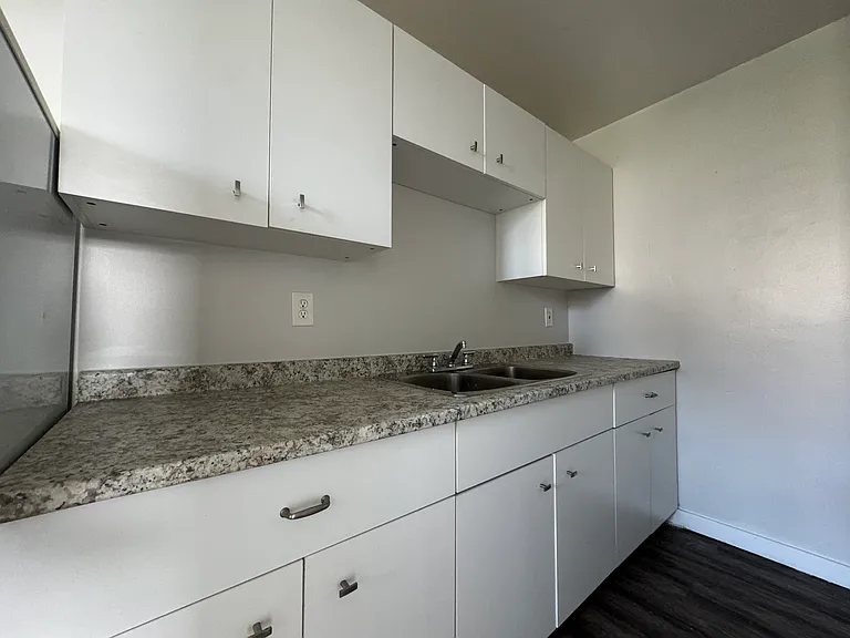 208 Giles Blvd E #7 — Photo 6