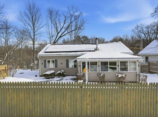 79 Larchmont St, Springfield, MA 01109