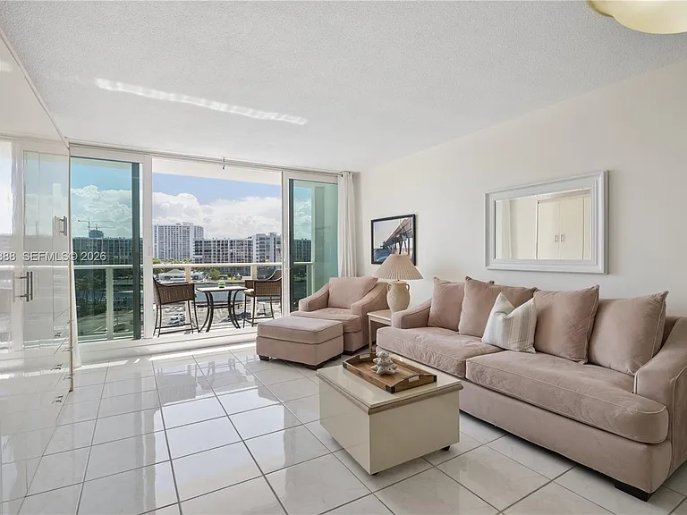 3505 S Ocean Dr #604 — Photo 5