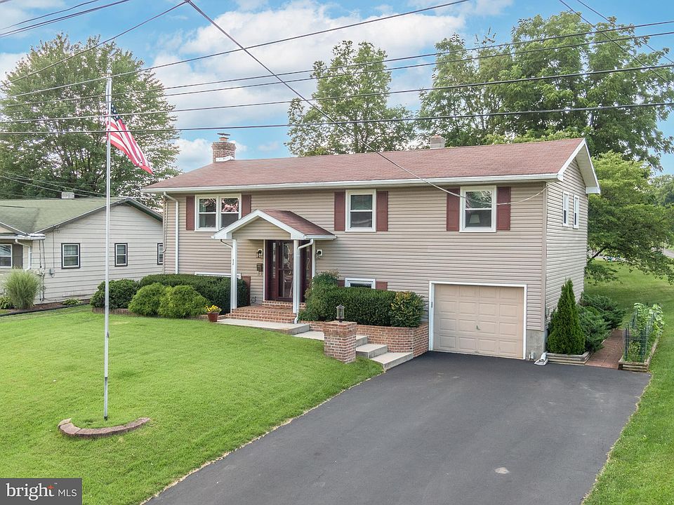 826 Gobin Dr Carlisle PA 17013 Zillow