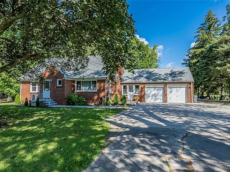 Lake Ave — Photo 1
