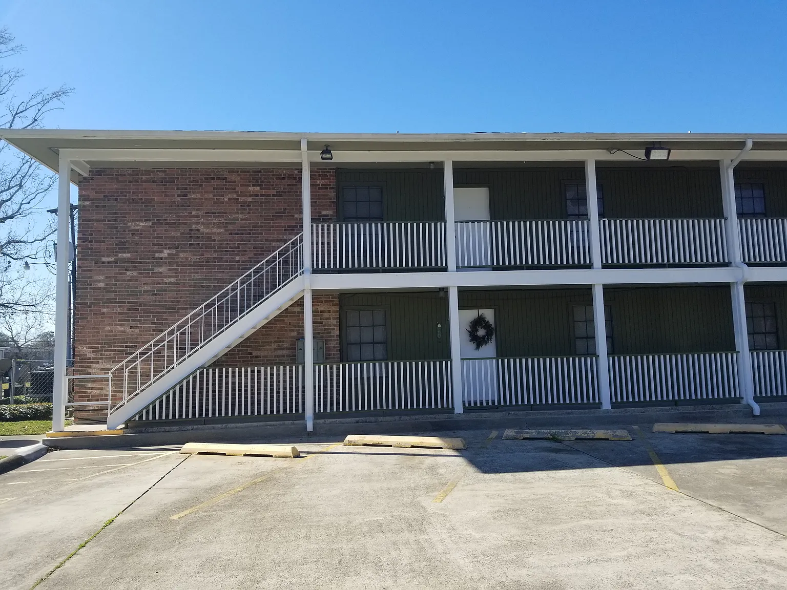 Ashford Court Apartments — Photo 4
