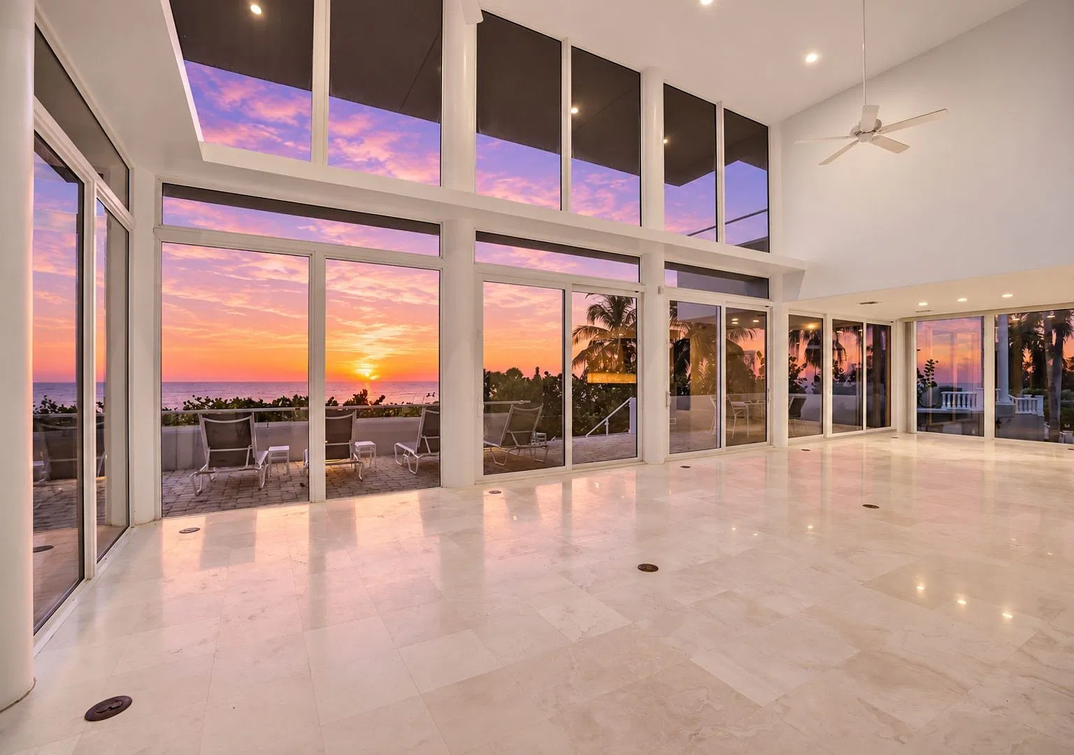 Gulf-Front Estate on Longboat Key | Private Pool and Beach Access — Photo 1