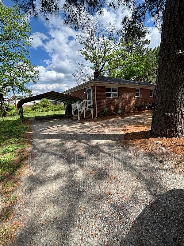 2 bed, 1.0 bath, $1,295 — Photo 1