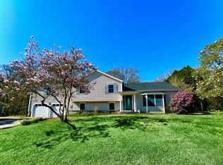 84 Renee Dr, Pawcatuck, CT 06379