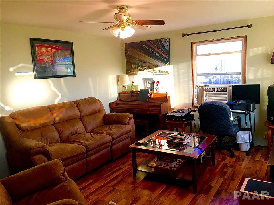2nd image of 204 N 9th St