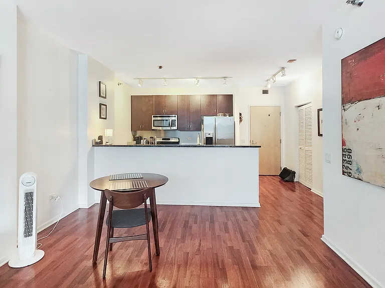 125 S Green St #509A — Photo 5