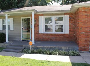 936 W Crestview St, Springfield, MO 65807