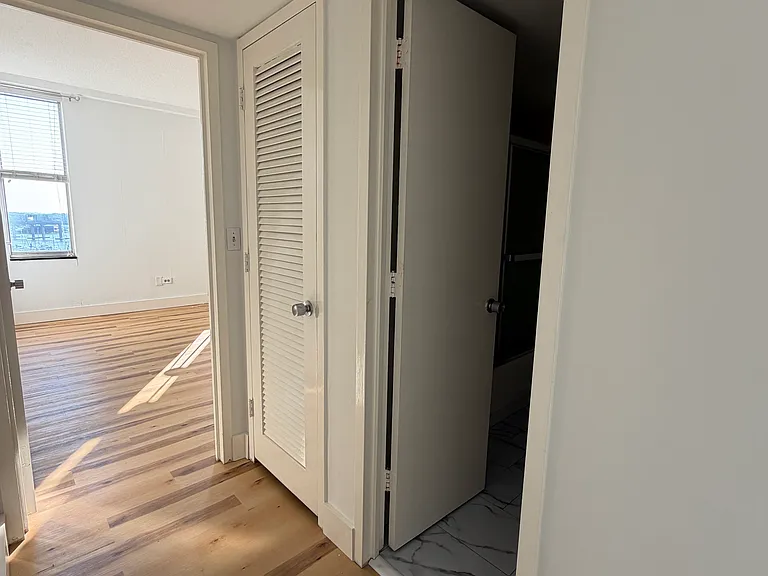 14 Lockwood Dr #9K — Photo 7